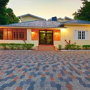 https://shirley-retreat.hotelsochorios.net